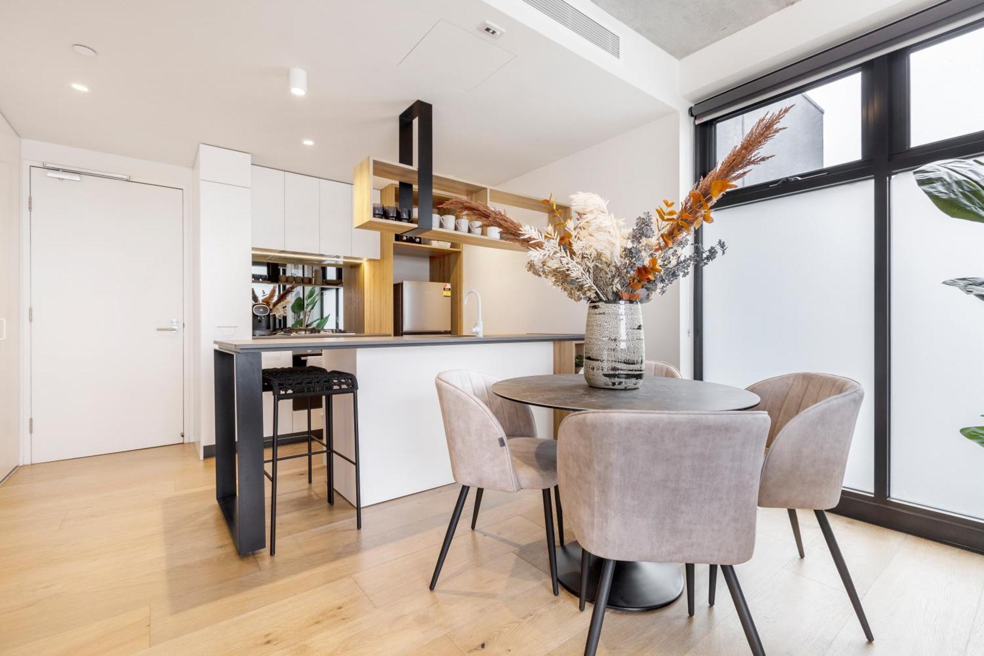 Suave In Trendy Prahransteps To Greville St Apartment Melbourne