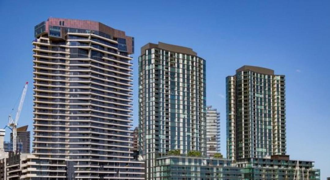 One Bedroom In Docklands Apartment