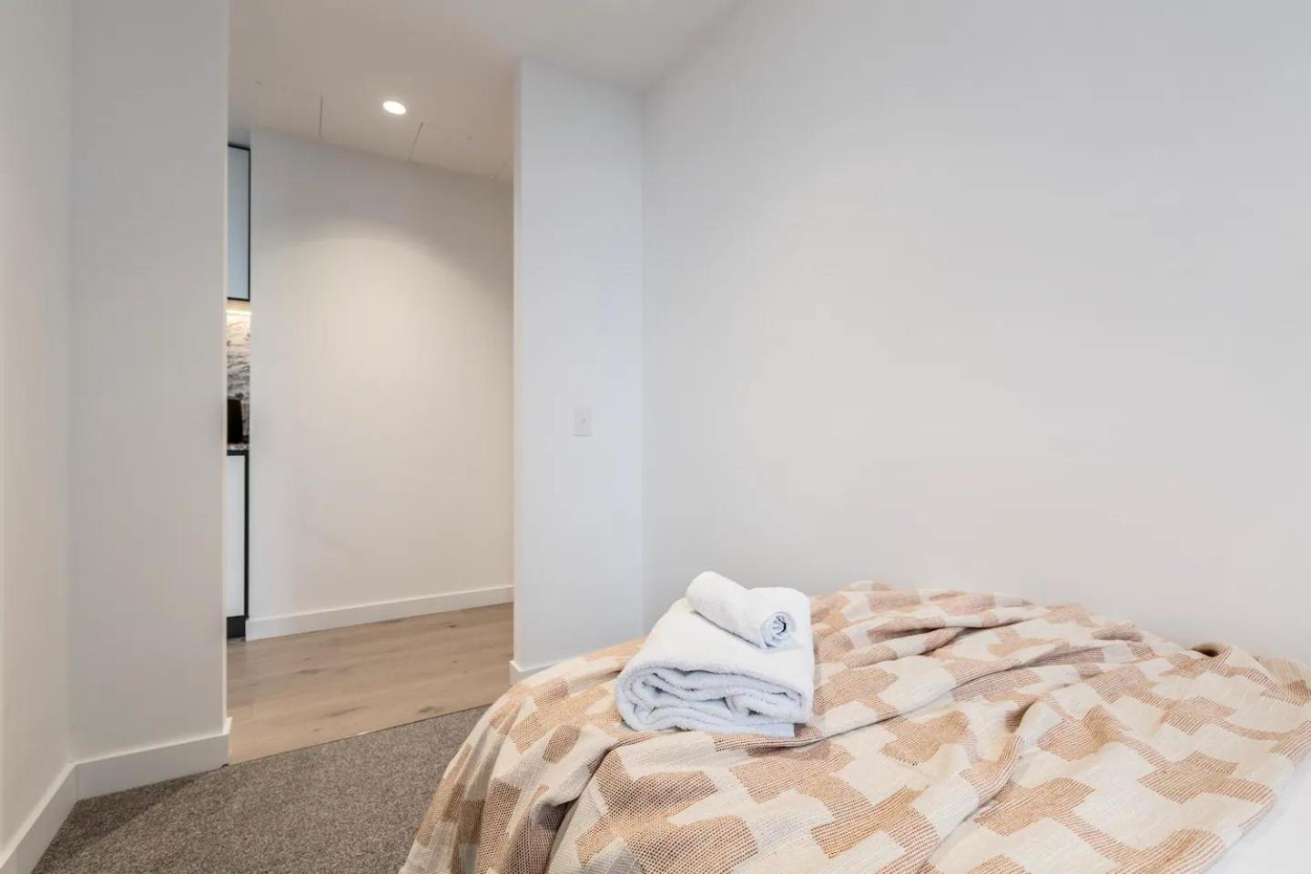 Apartment Vibrant & Lively With Stunning Views Melbourne