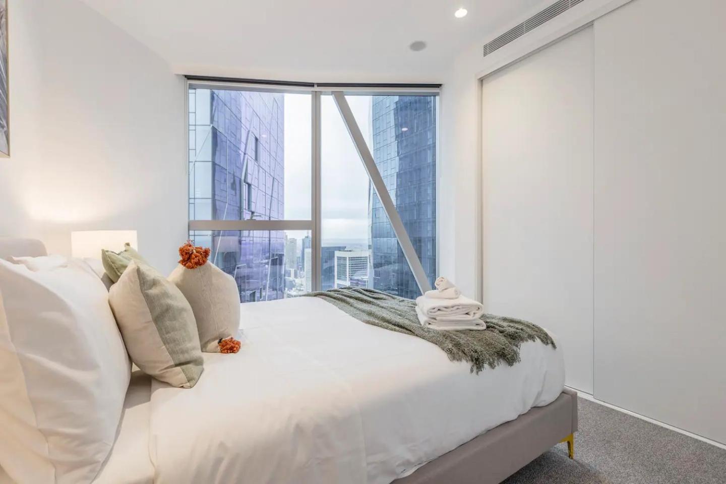 Vibrant & Lively With Stunning Views