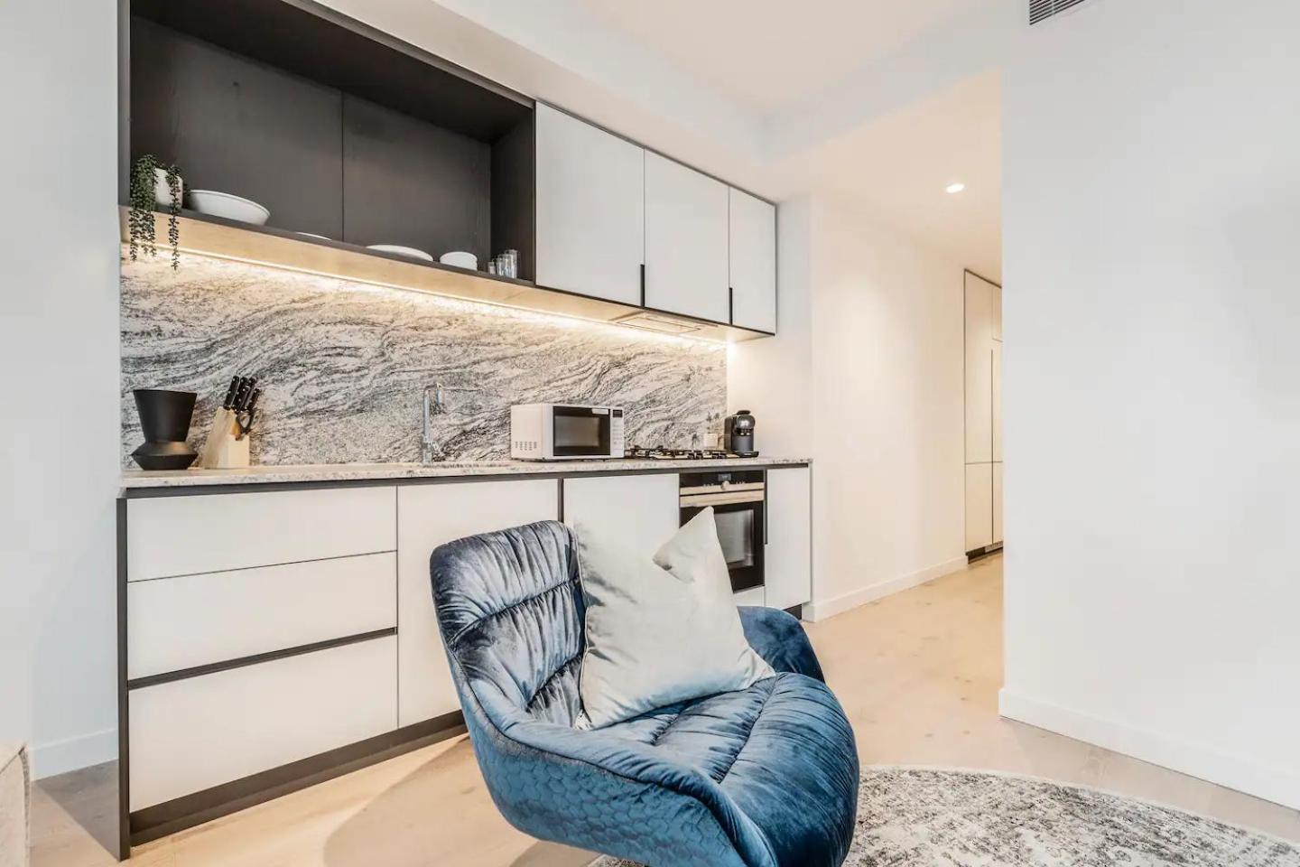Vibrant & Lively With Stunning Views Melbourne
