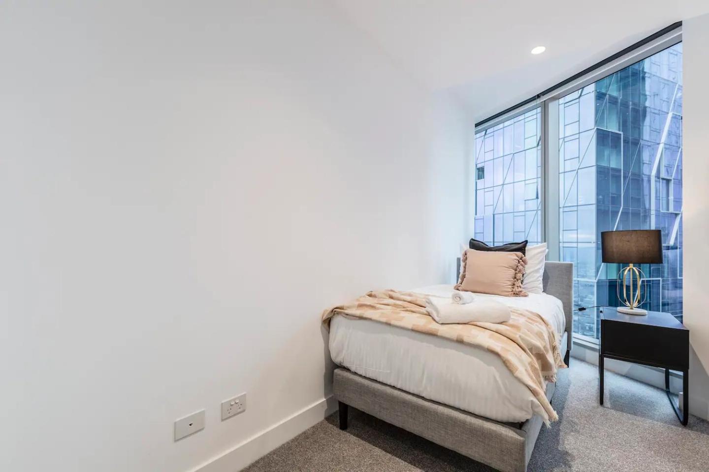Vibrant & Lively With Stunning Views