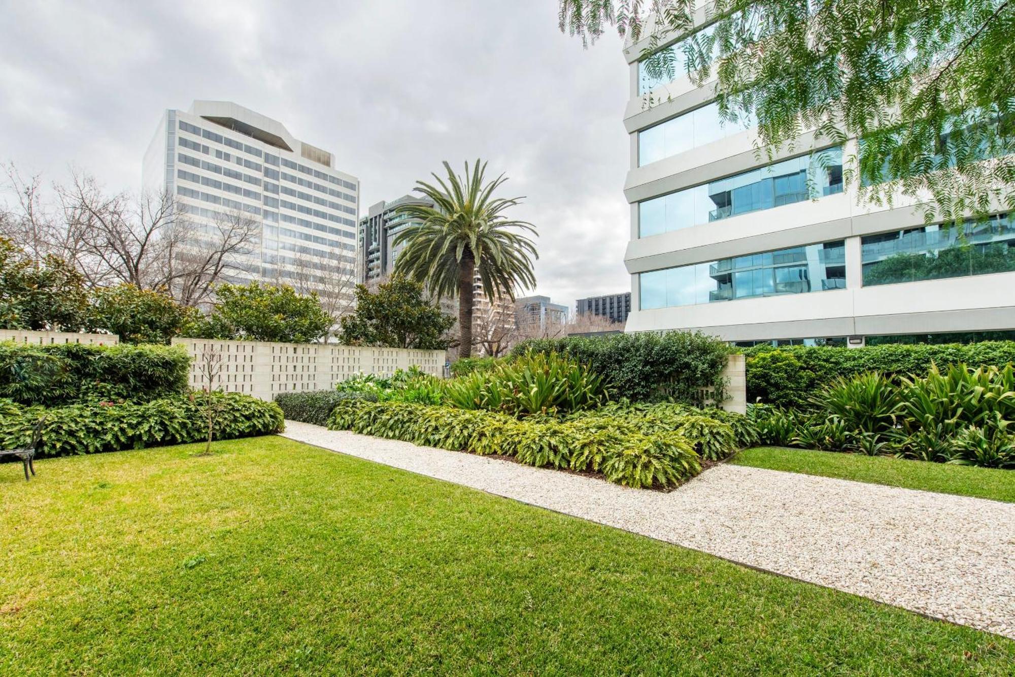 Apartamento Spectacular 3-bedroom Penthouse With Private Lift On St Kilda Rd *