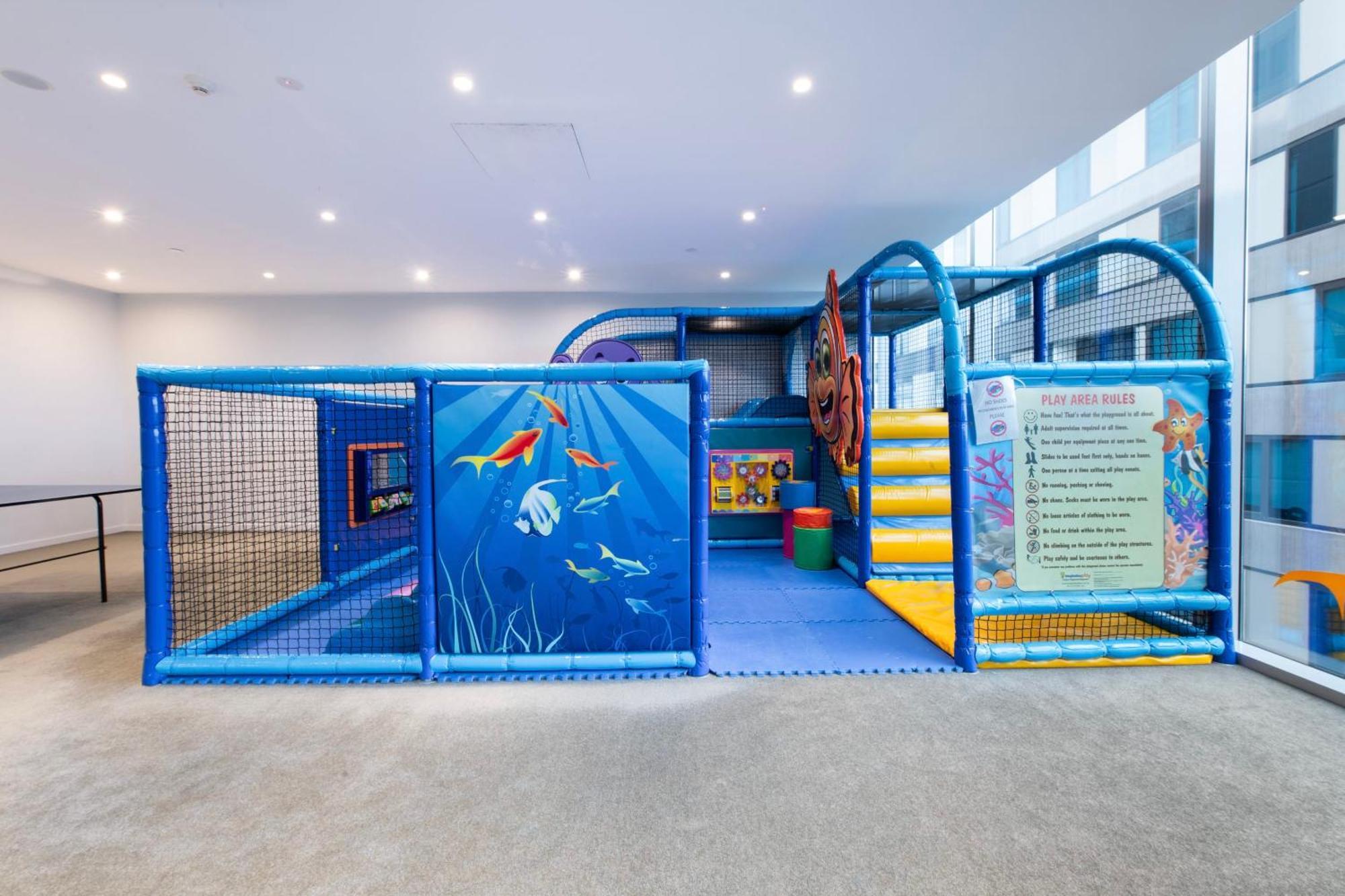 Spectacular 3-bedroom Penthouse With Private Lift On St Kilda Rd * Melbourne