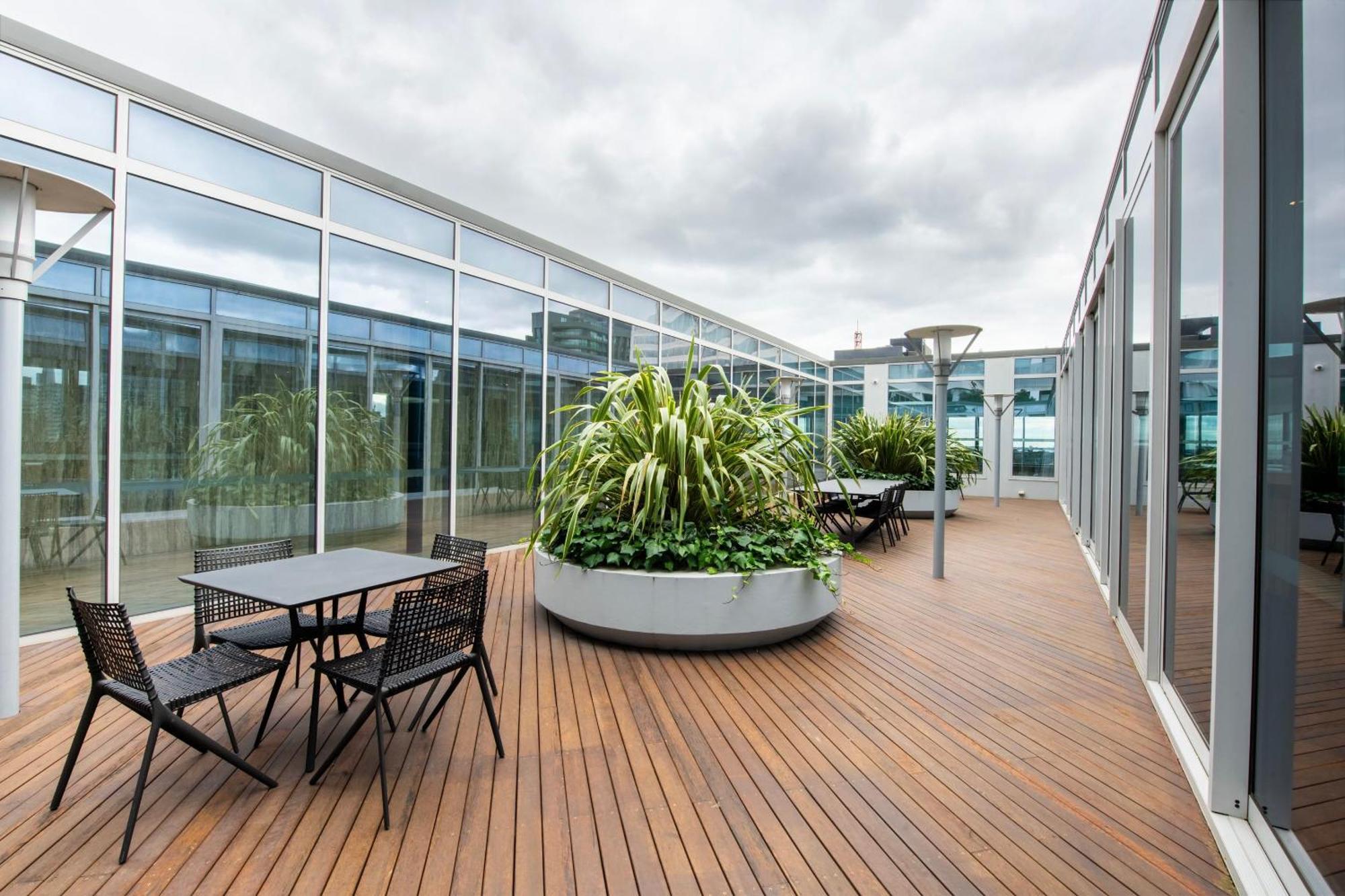 Apartamento Spectacular 3-bedroom Penthouse With Private Lift On St Kilda Rd