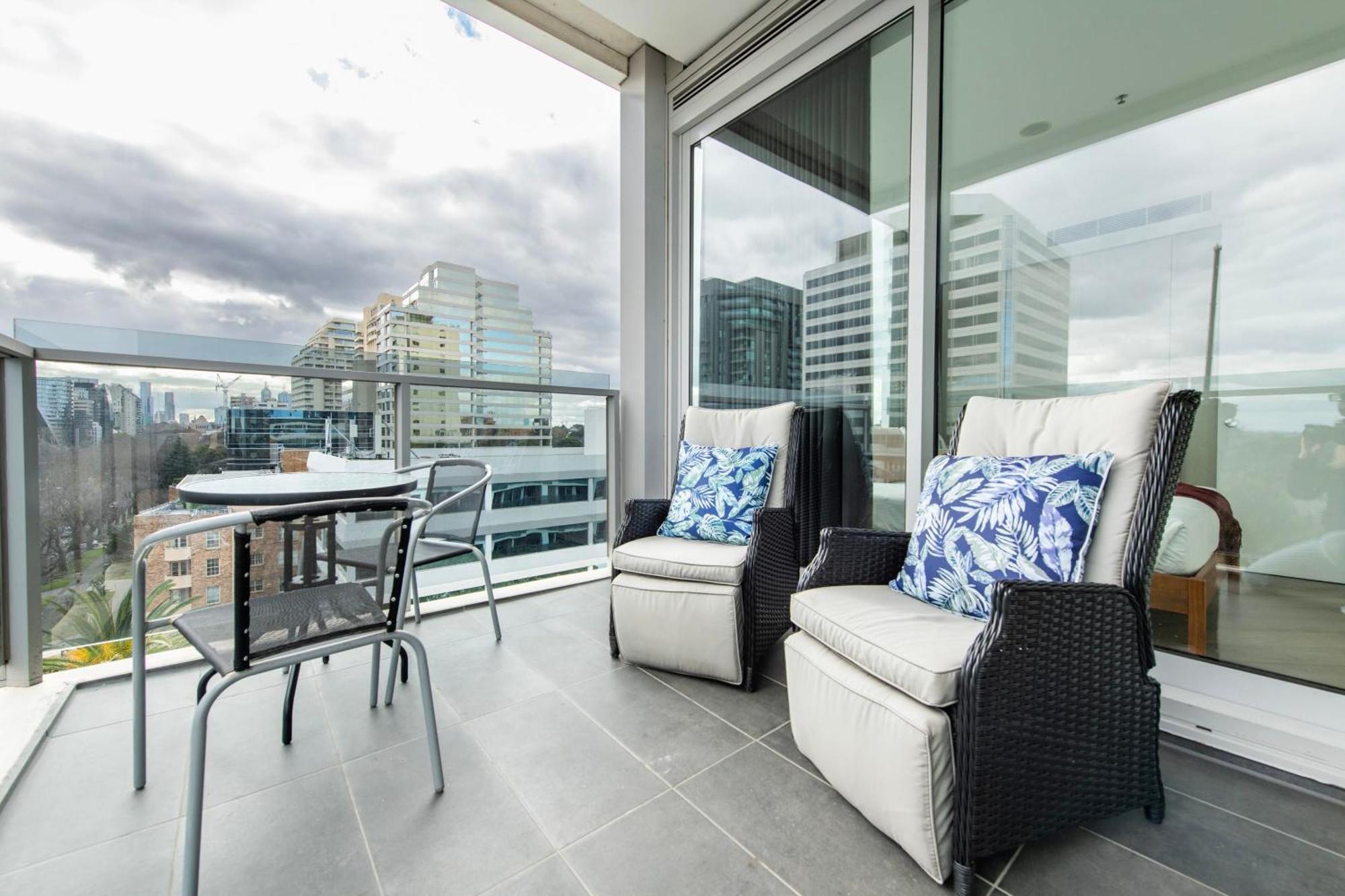 Apartamento Spectacular 3-bedroom Penthouse With Private Lift On St Kilda Rd *