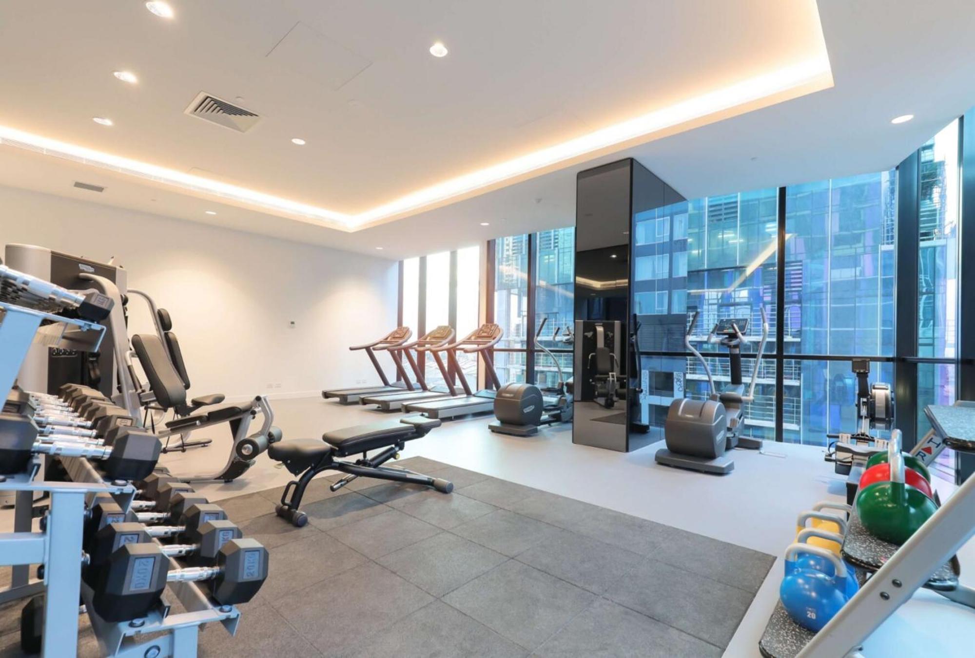 Mega Style Light House Apartment