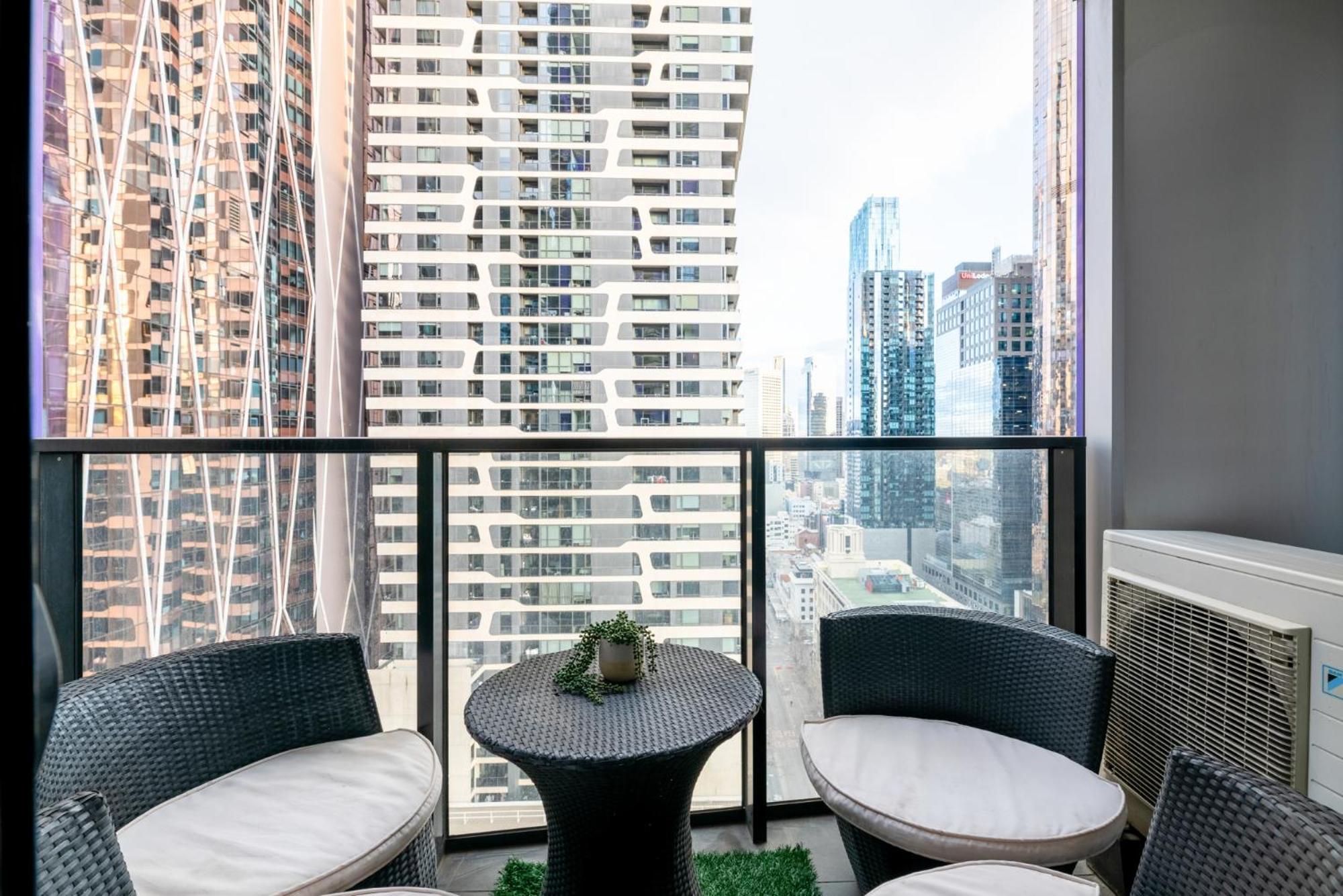 Mega Style Light House Apartment Melbourne
