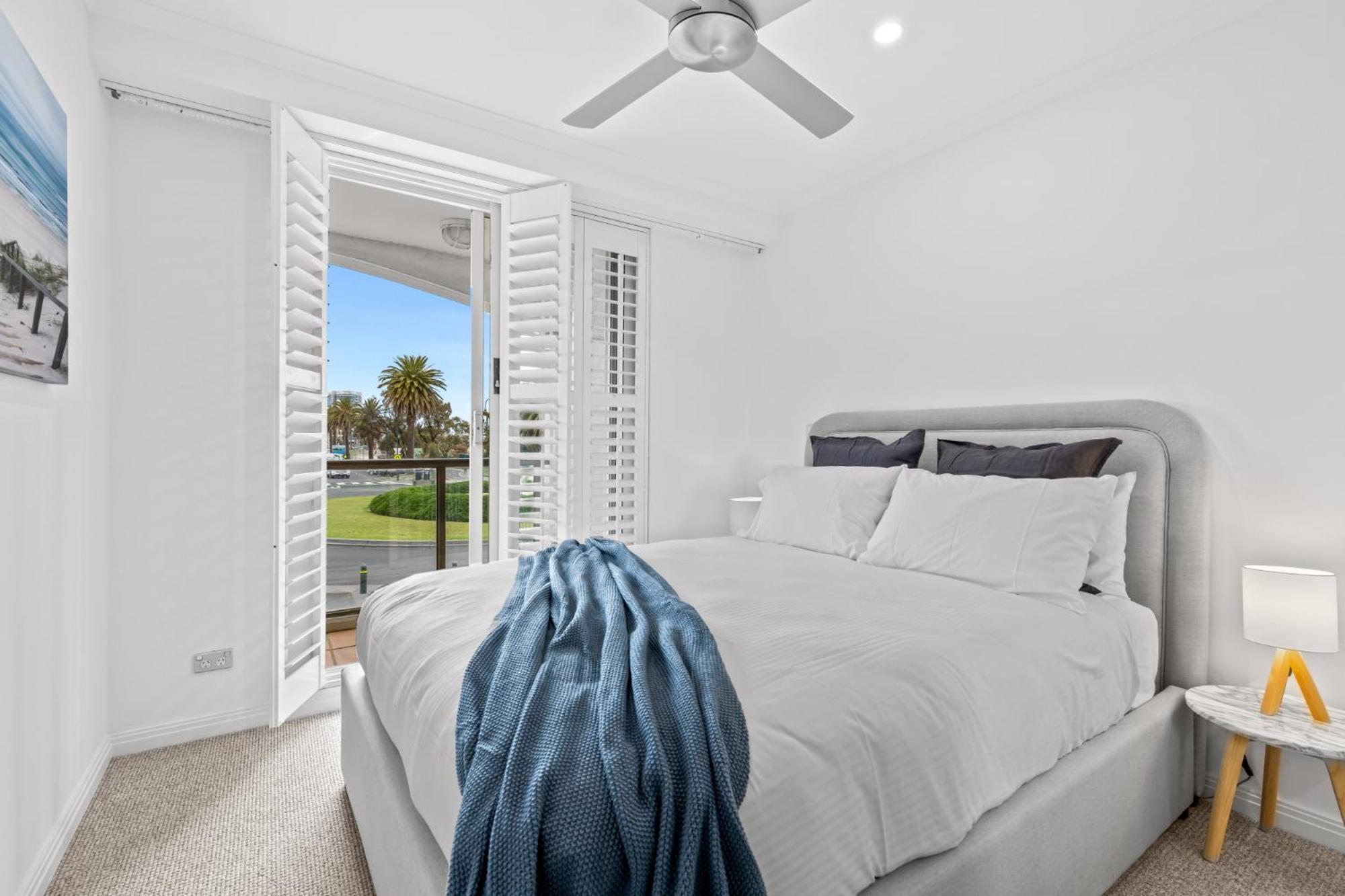Scenic Beachside 3-bedroom With Water Views Melbourne