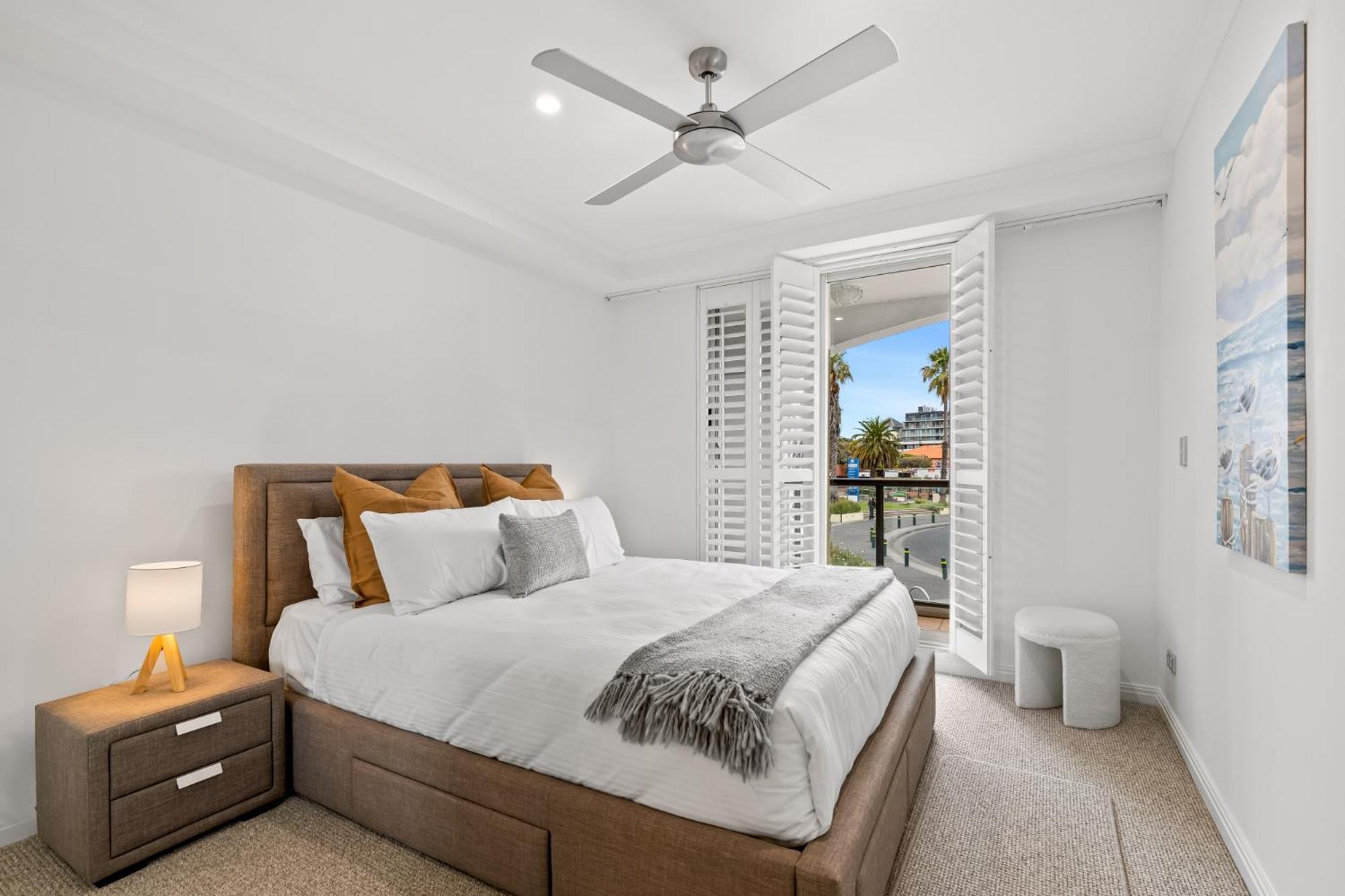 Scenic Beachside 3-bedroom With Water Views * Melbourne