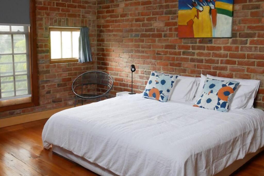 Holiday home Funky Port Melb Warehouse Meets Ny Loft Oz Style *
