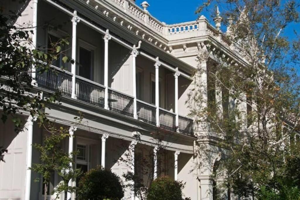 Funky Port Melb Warehouse Meets Ny Loft Oz Style Holiday home *