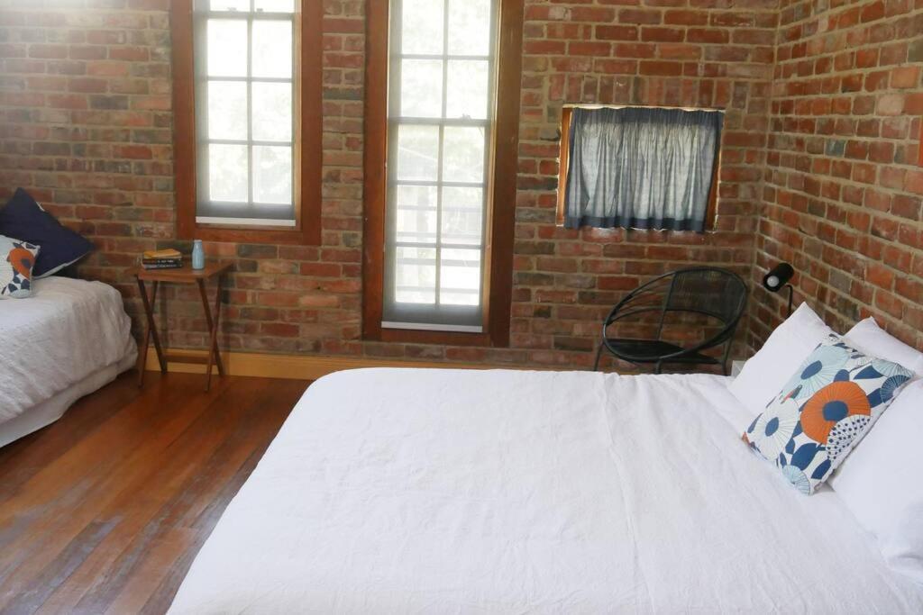 Funky Port Melb Warehouse Meets Ny Loft Oz Style Holiday home Melbourne
