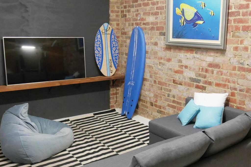 Funky Port Melb Warehouse Meets Ny Loft Oz Style Holiday home Melbourne