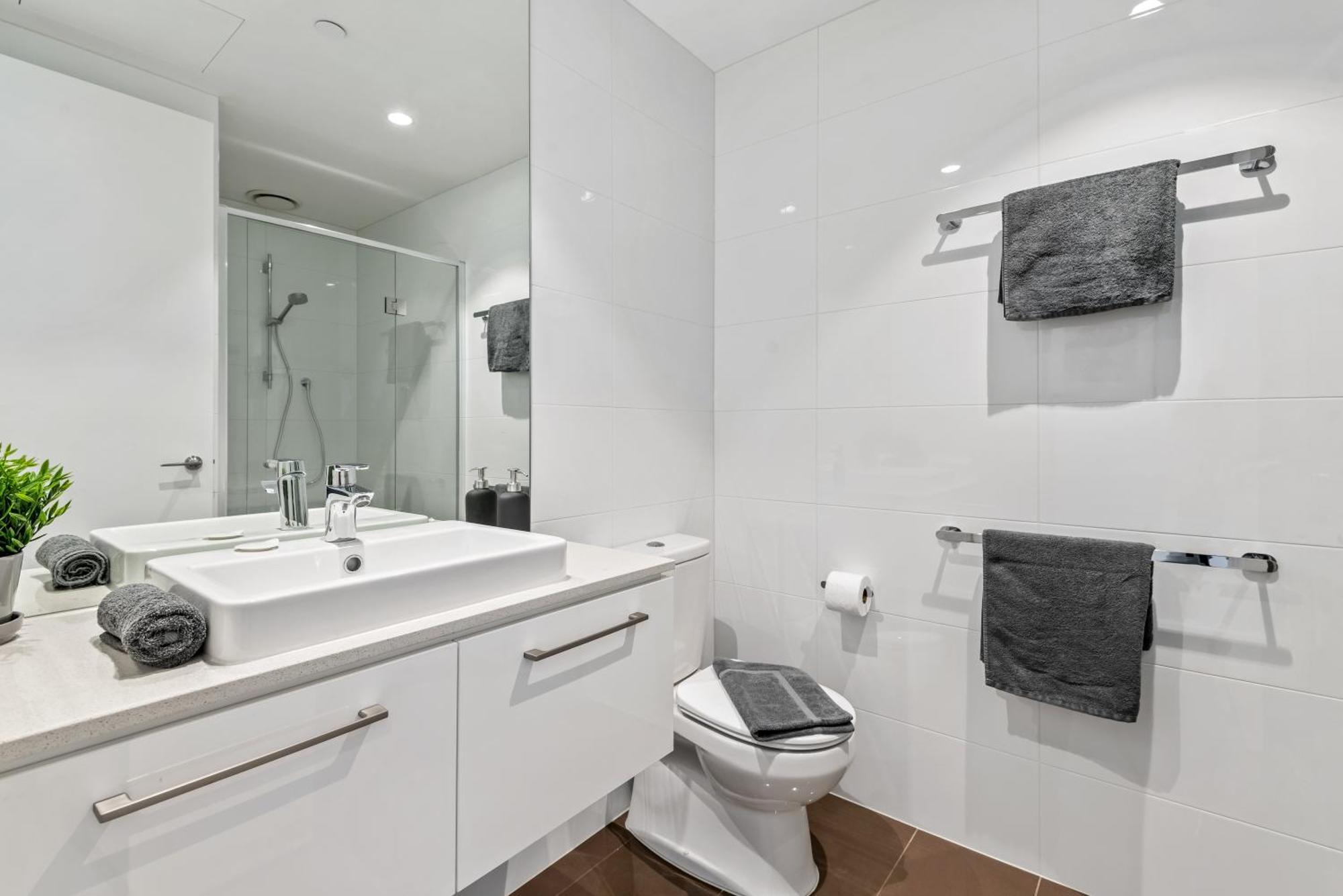 Complete Host Southbank Place * Melbourne