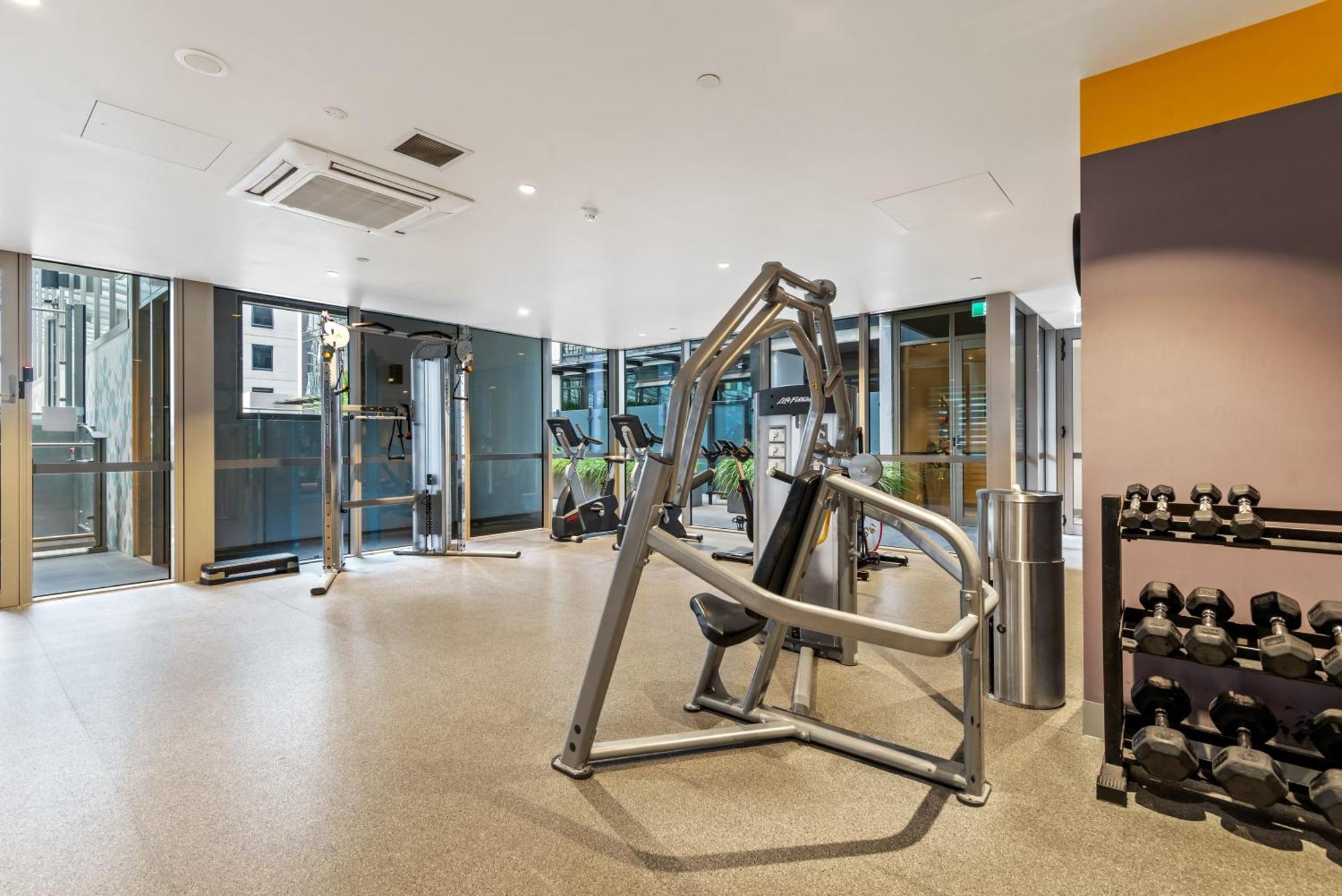 Complete Host Southbank Place Apartment