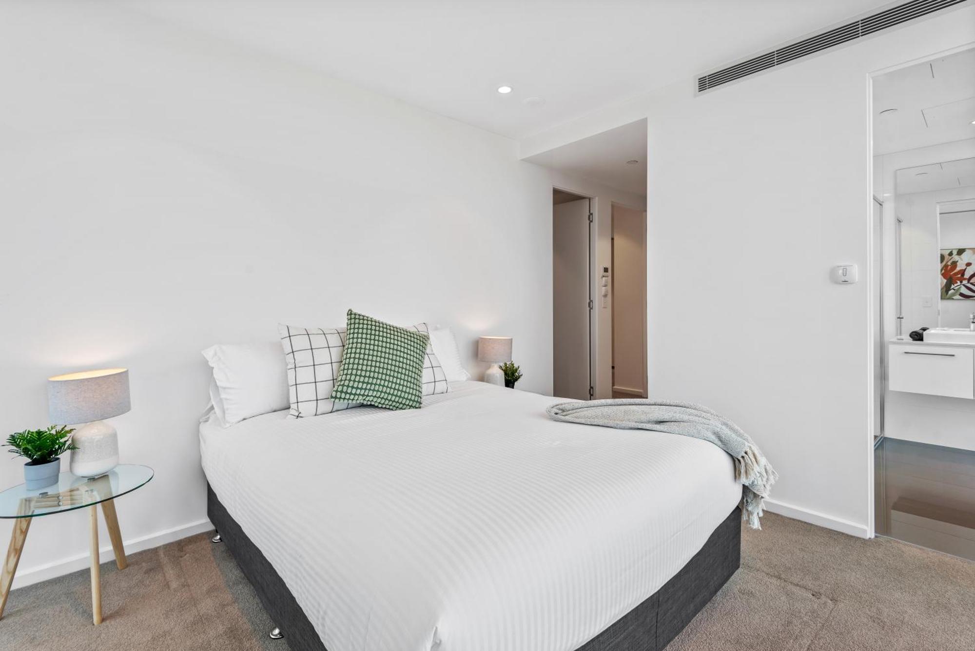 Complete Host Southbank Place *