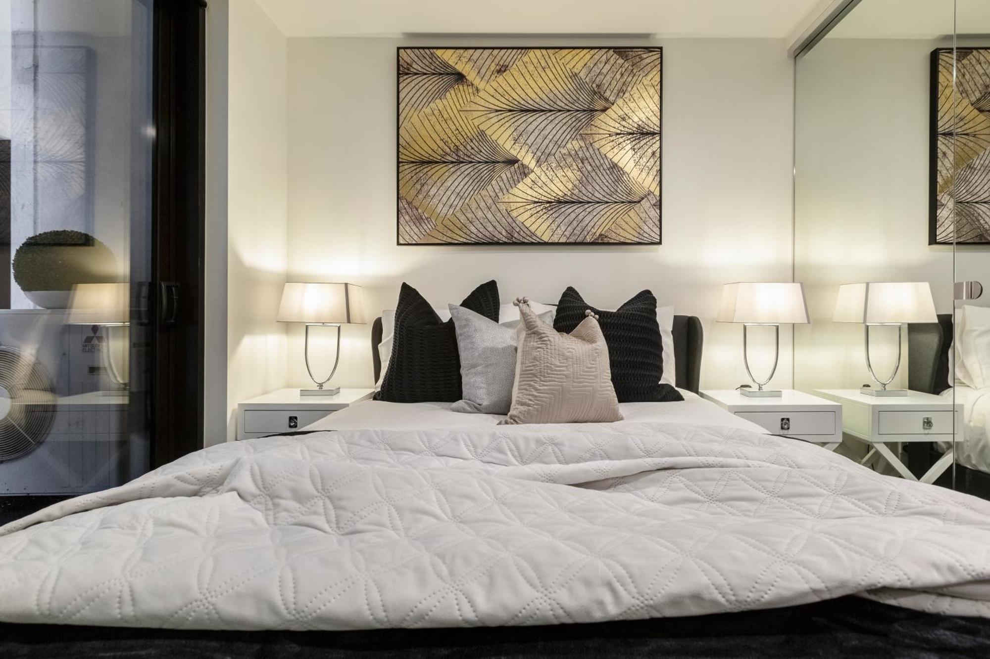 Apartment Trendy 2-level Condohuge Terrace Free Parking Melbourne