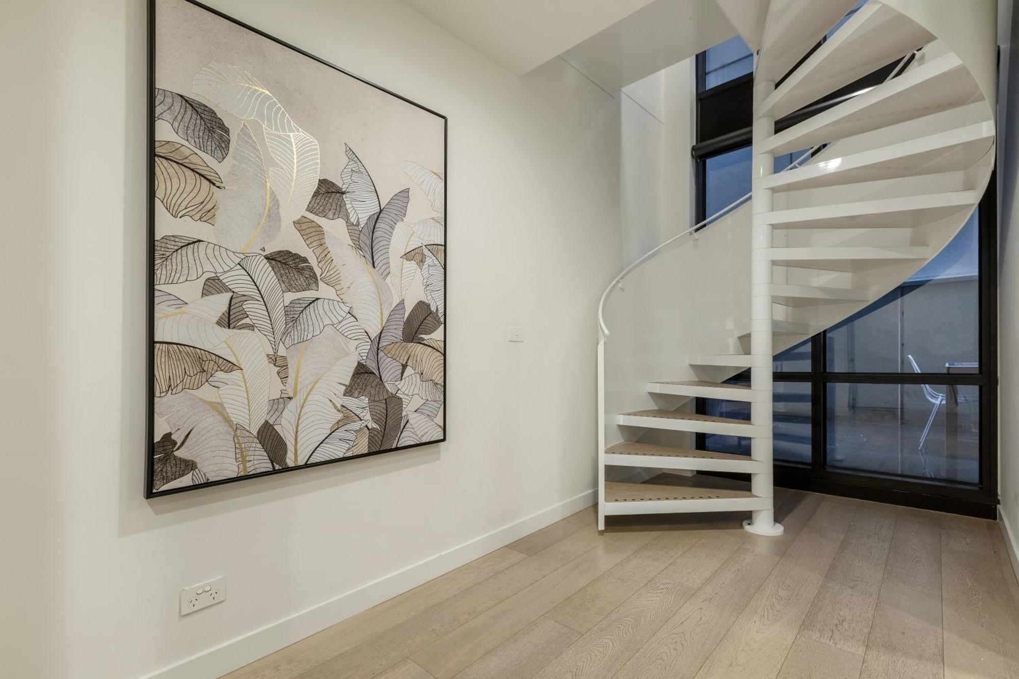 Apartment Trendy 2-level Condohuge Terrace Free Parking *