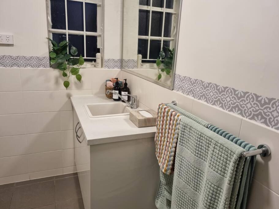 Stylish Comfort On The Park Apartamento Melbourne