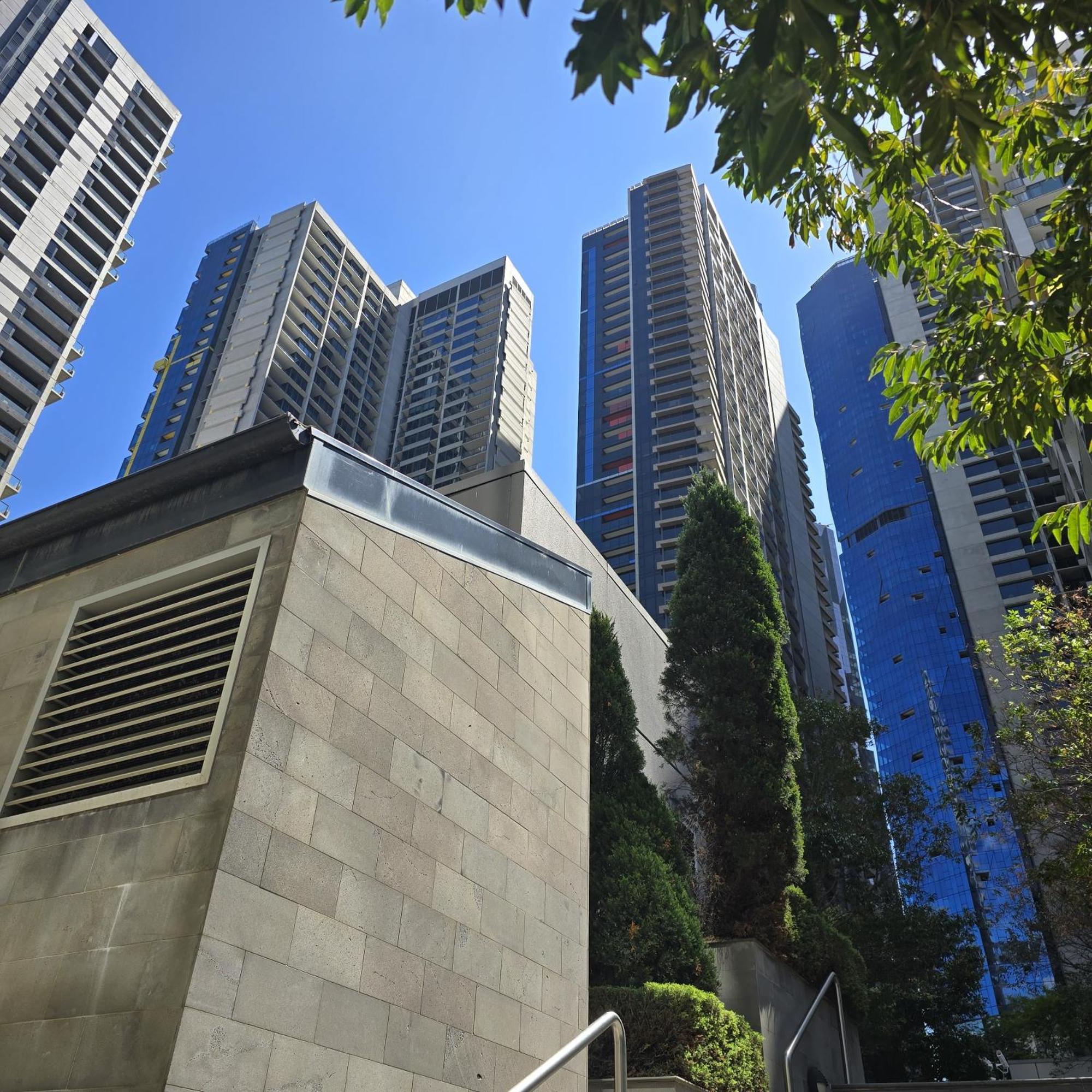 Luxuriq On Bourke Apartment *