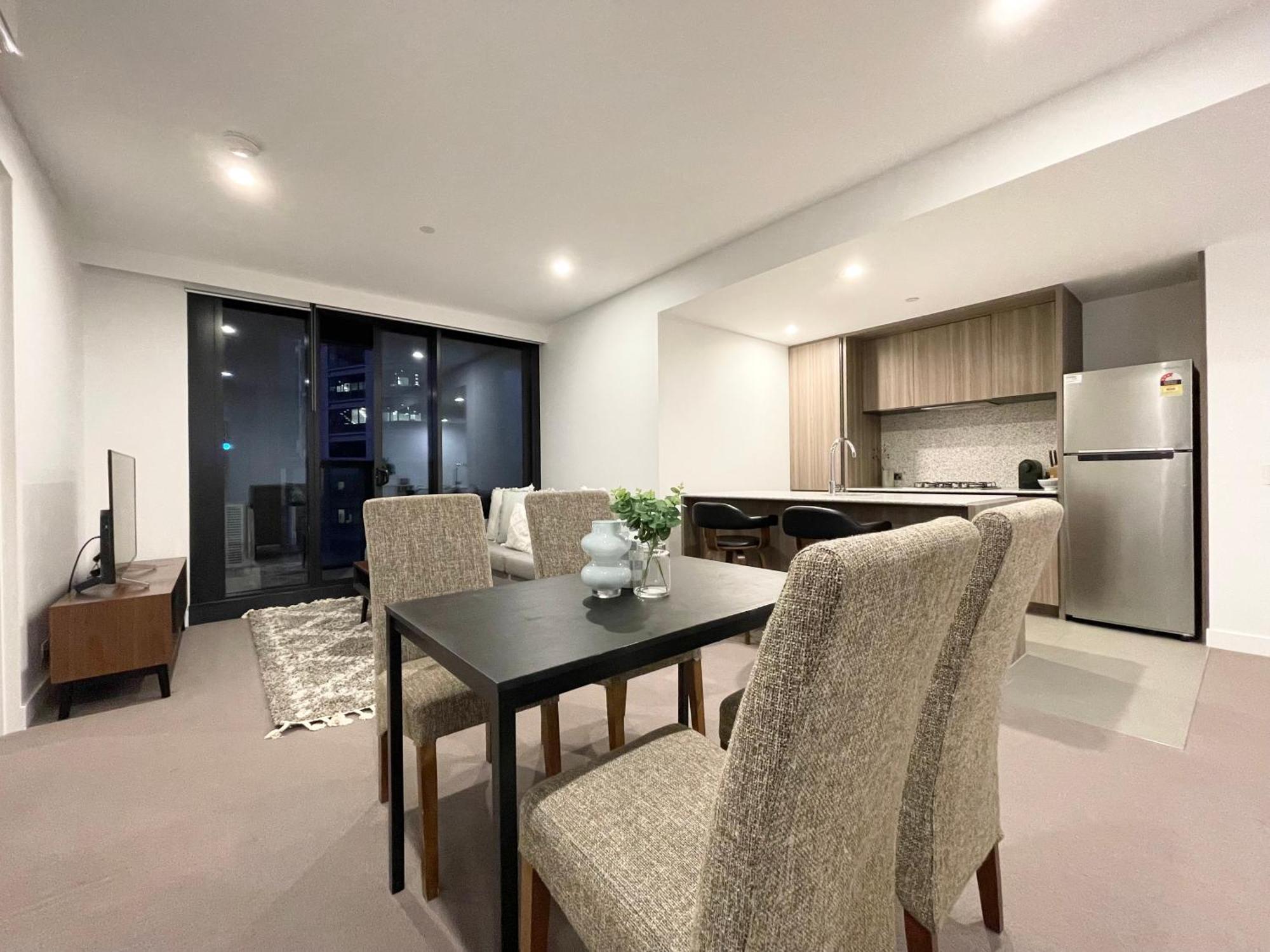 Mega Style Swanston Apartment