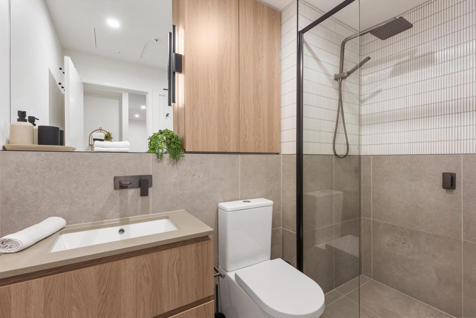 Apartment Bright And Modern 1br With Balcony And Car Park