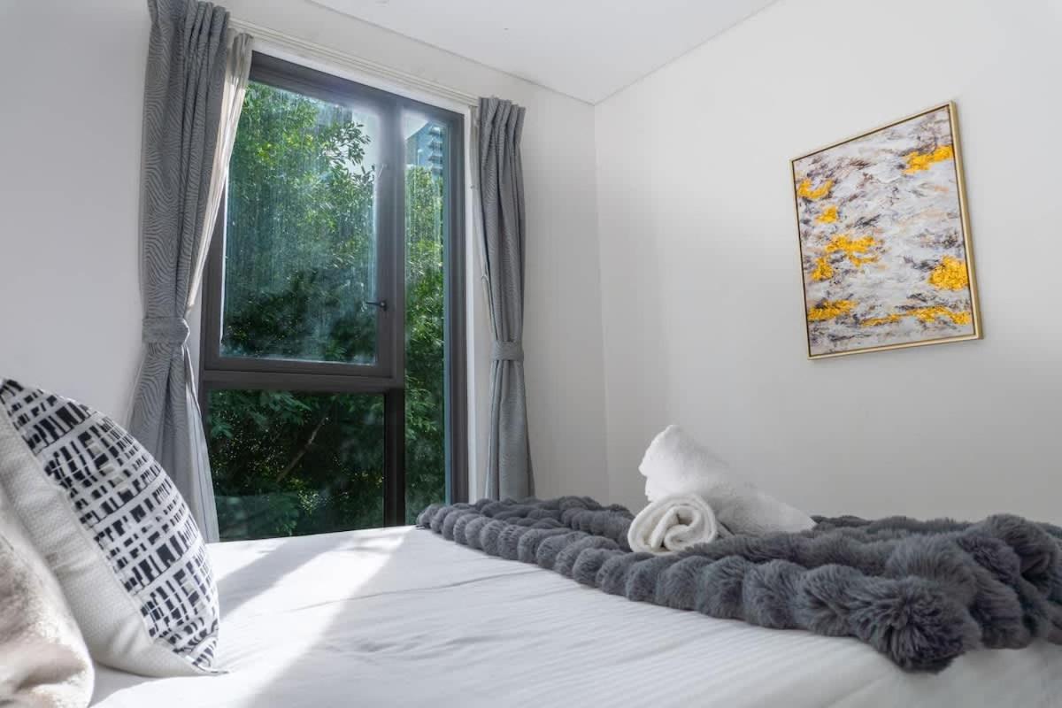 2br In Docklands Wifi Walk Water Nearby