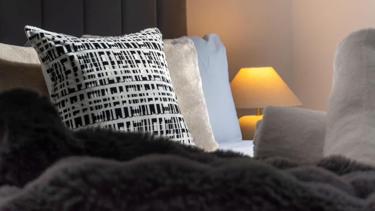 2br In Docklands Wifi Walk Water Nearby Apartment Melbourne