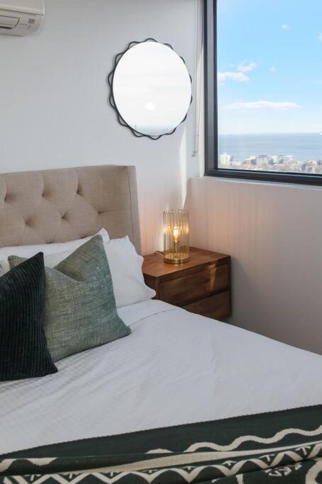 Lux Sky High Beachside Haven By Ready Set Host