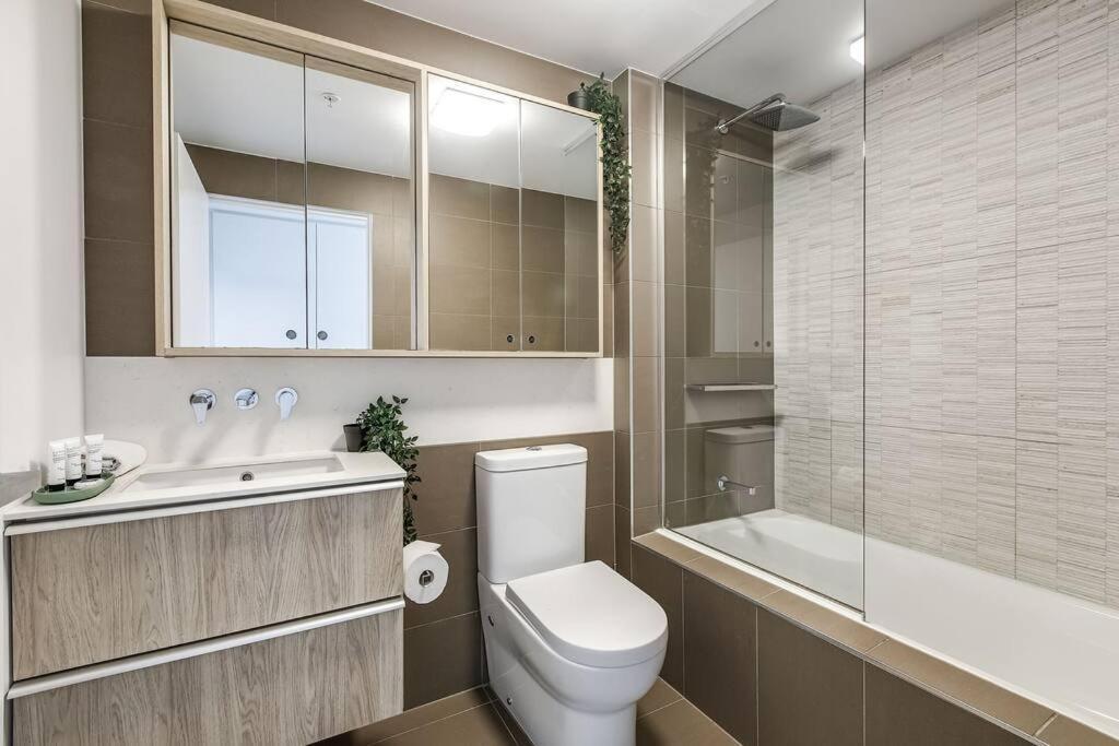 Apartment Lux Sky High Beachside Haven By Ready Set Host
