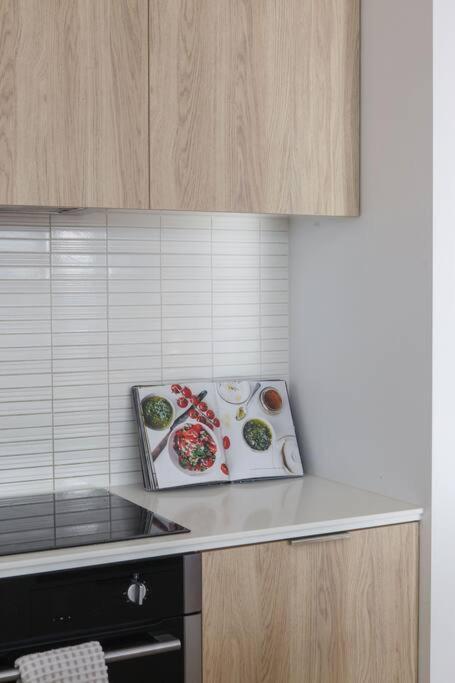 Lux Sky High Beachside Haven By Ready Set Host Apartment *