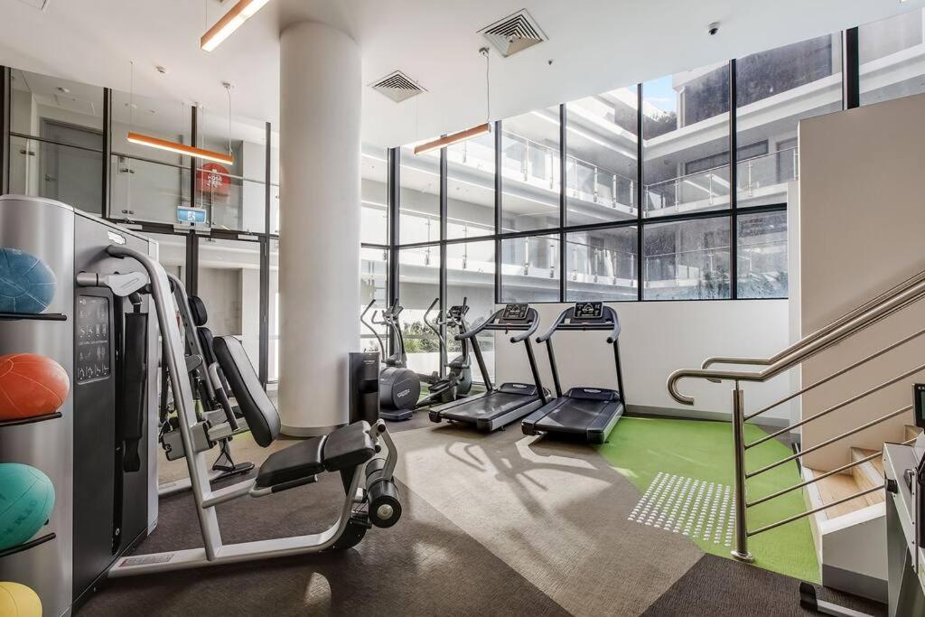 Lux Sky High Beachside Haven By Ready Set Host * Melbourne