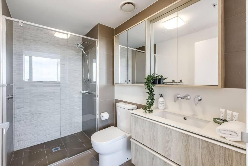 Lux Sky High Beachside Haven By Ready Set Host * Melbourne