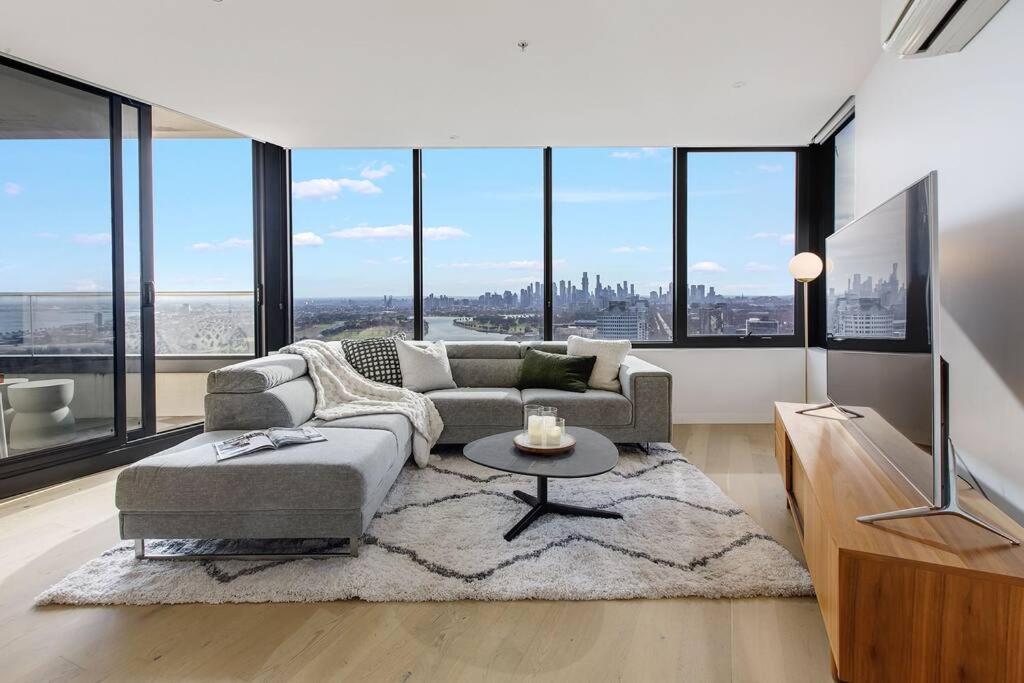Apartment Lux Sky High Beachside Haven By Ready Set Host