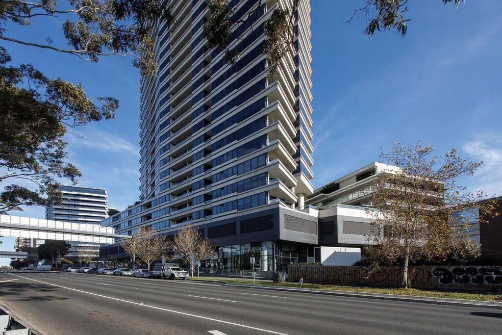 Lux Sky High Beachside Haven By Ready Set Host