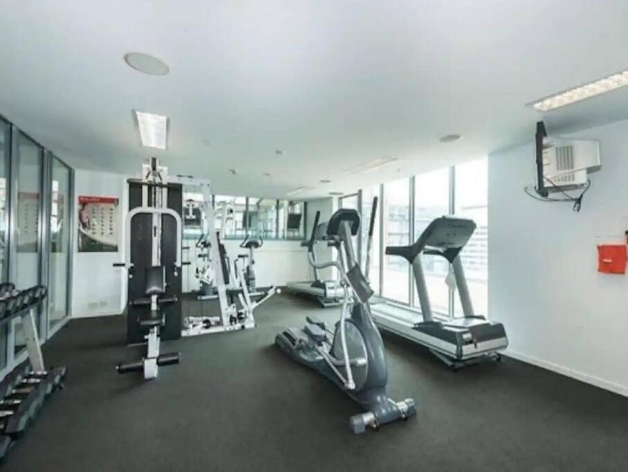 Apartment Minimalist 2-bed, 2-bath In Cbd - Free Parking Melbourne