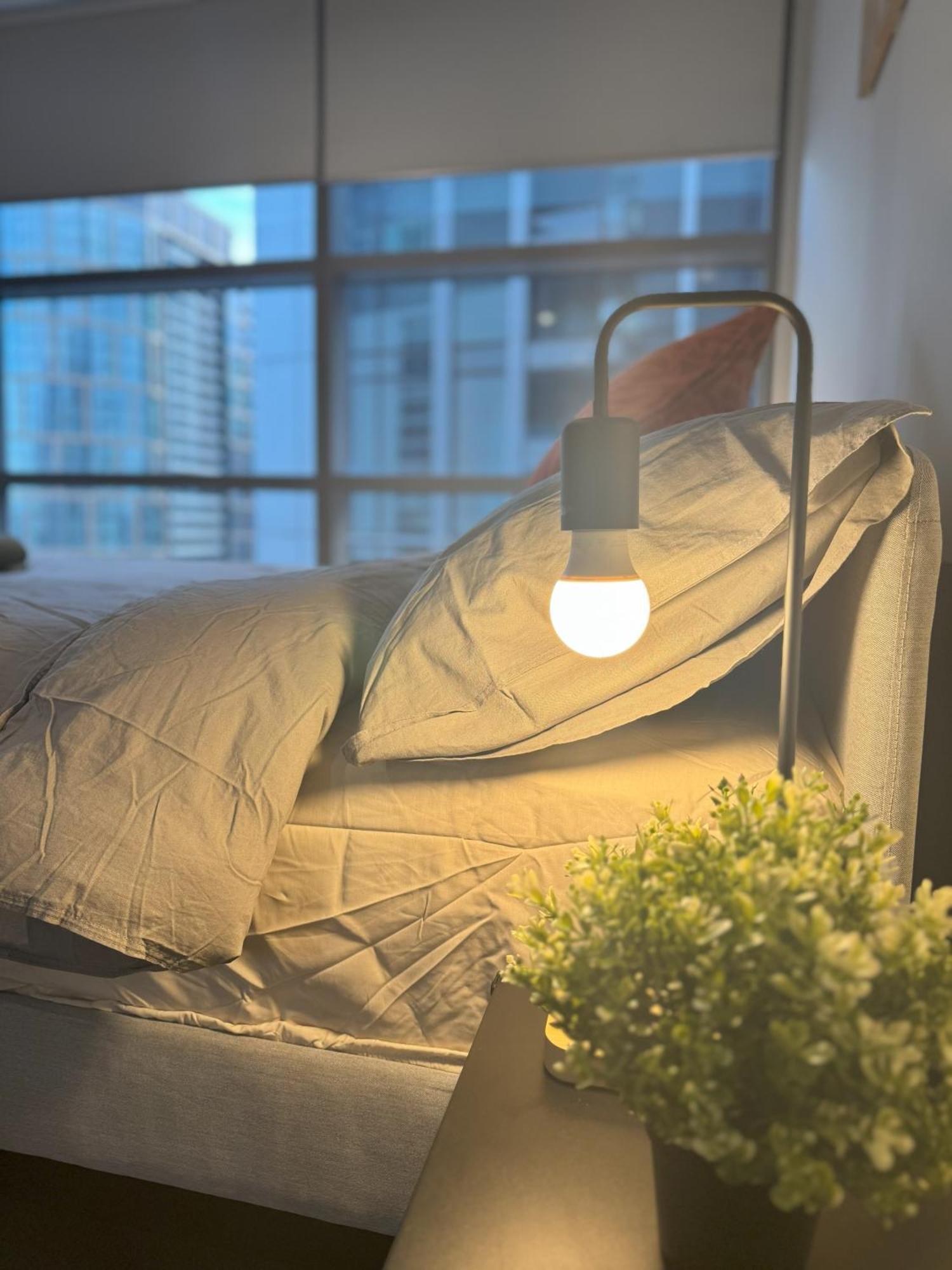 Minimalist 2-bed, 2-bath In Cbd - Free Parking * Melbourne