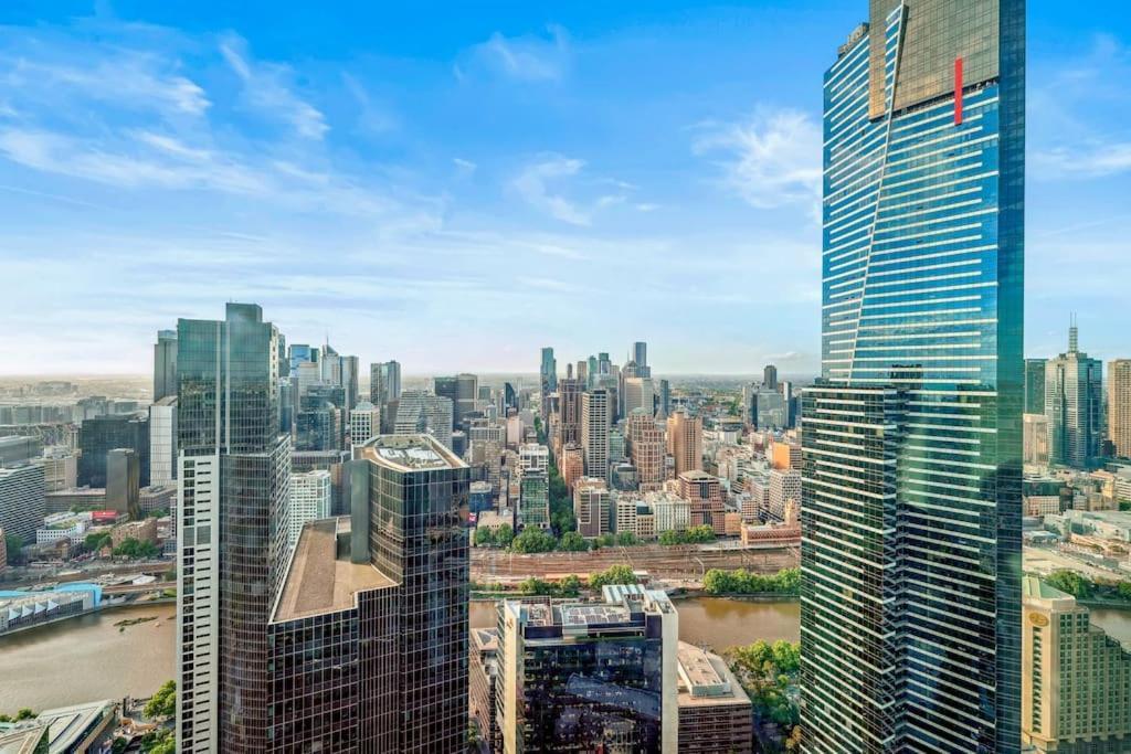 Prime Skyline Living With 120-degree Views 2b2b1c Apartment Melbourne
