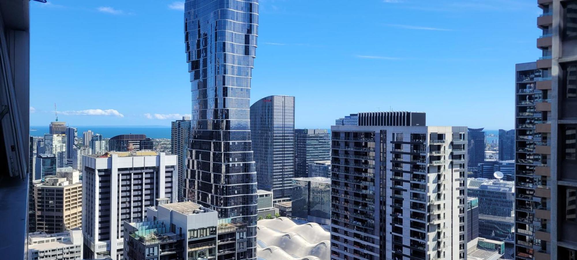 L3908 Cozy Oasis Pool N Sauna Apartment Melbourne