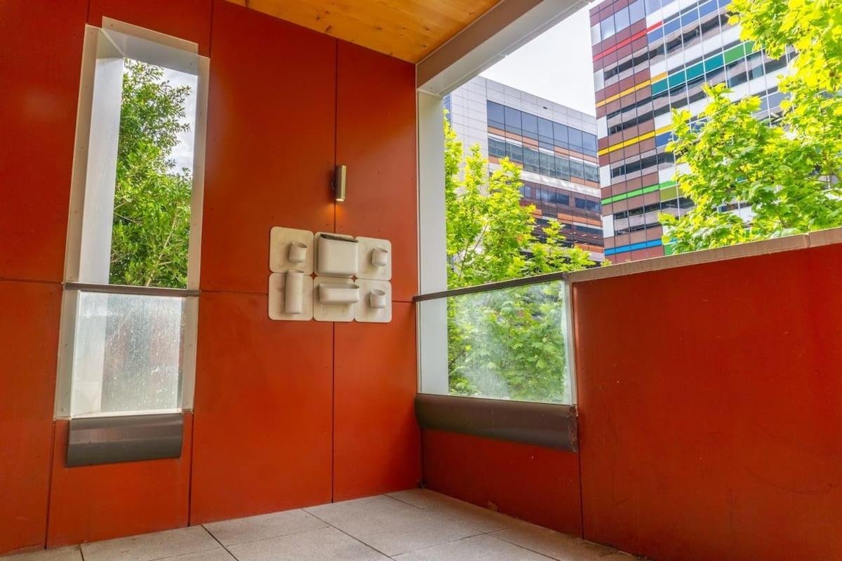2br In Docklands Wifi Walk Water Nearby Apartment Melbourne