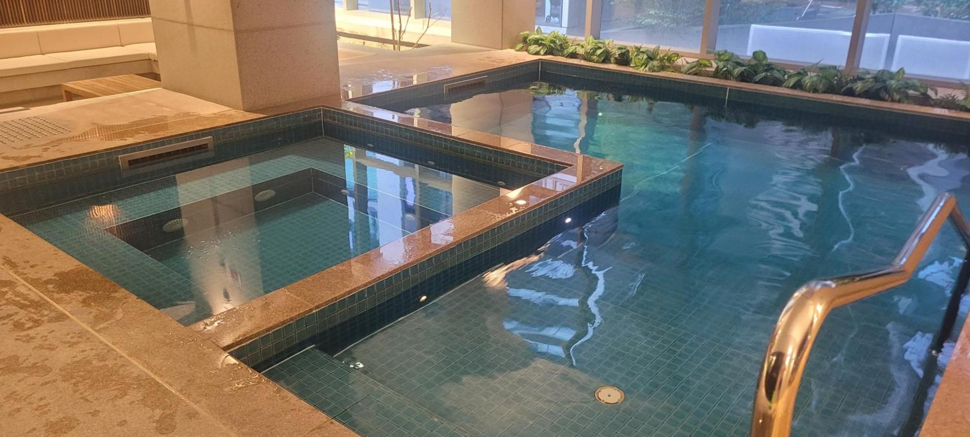 L3908 Cozy Oasis Pool N Sauna Apartment Melbourne