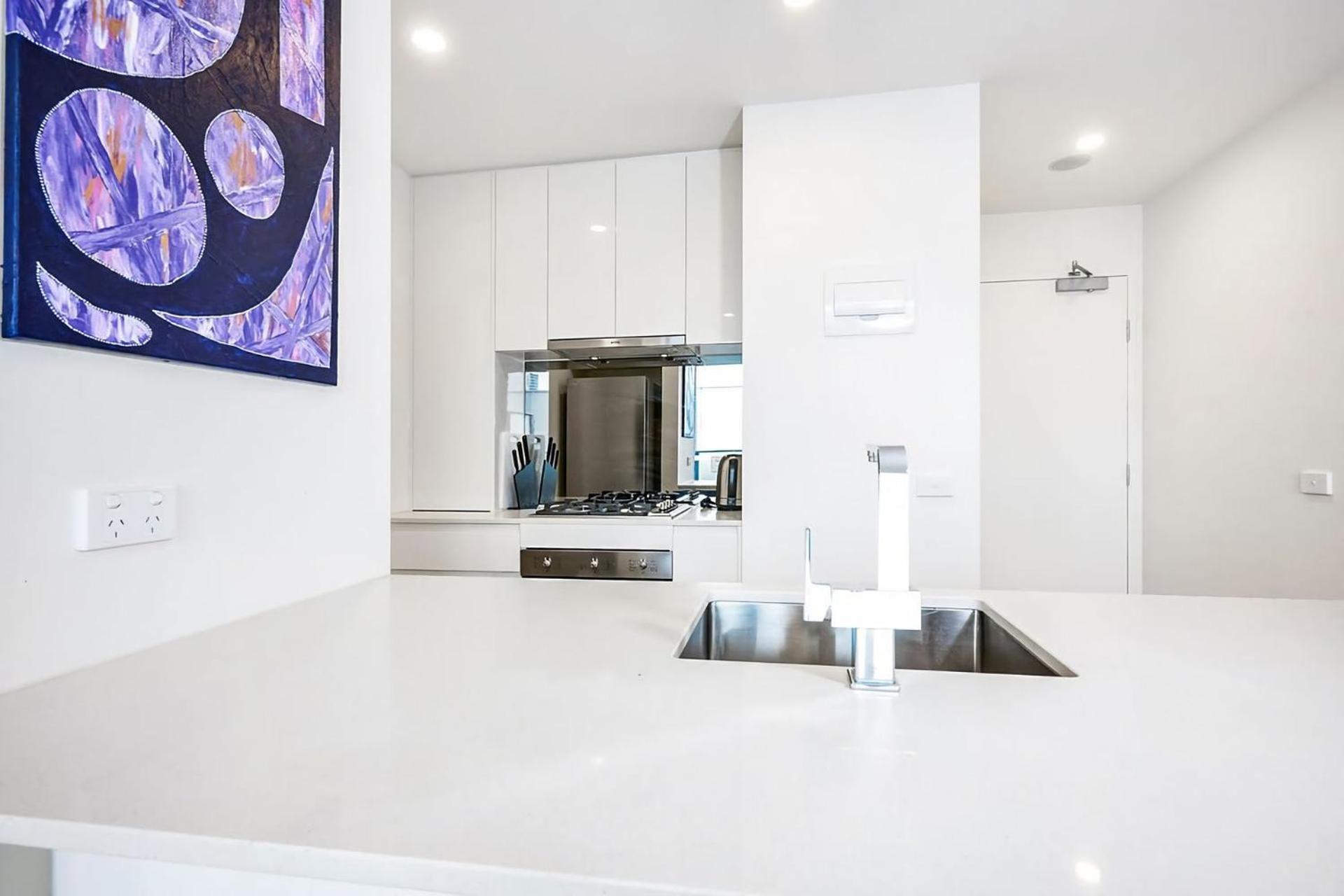 Apartment On Swan St - 10 Mins To Mcg *