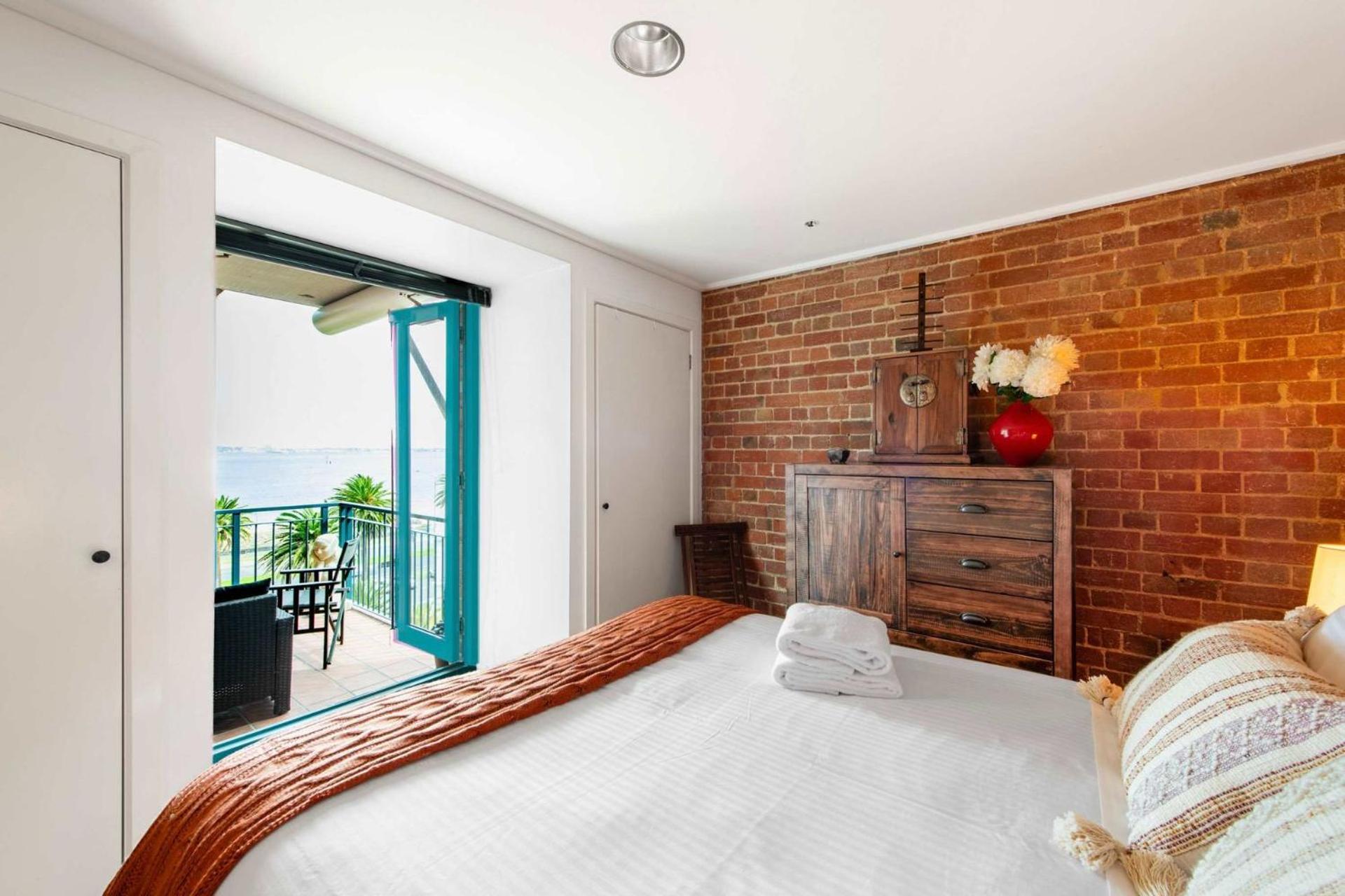Stunning Beachfront Converted Warehouse *