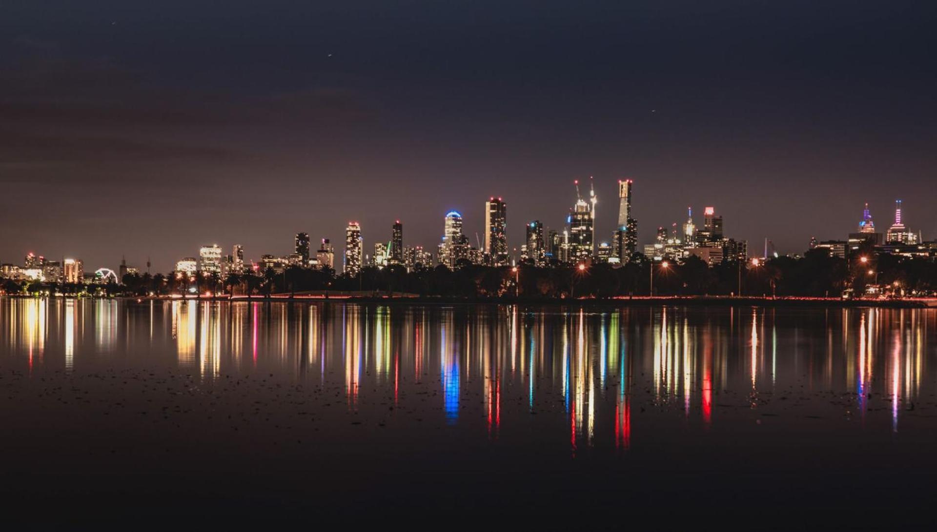 Spectacular 3-bedroom Penthouse With Private Lift On St Kilda Rd Melbourne