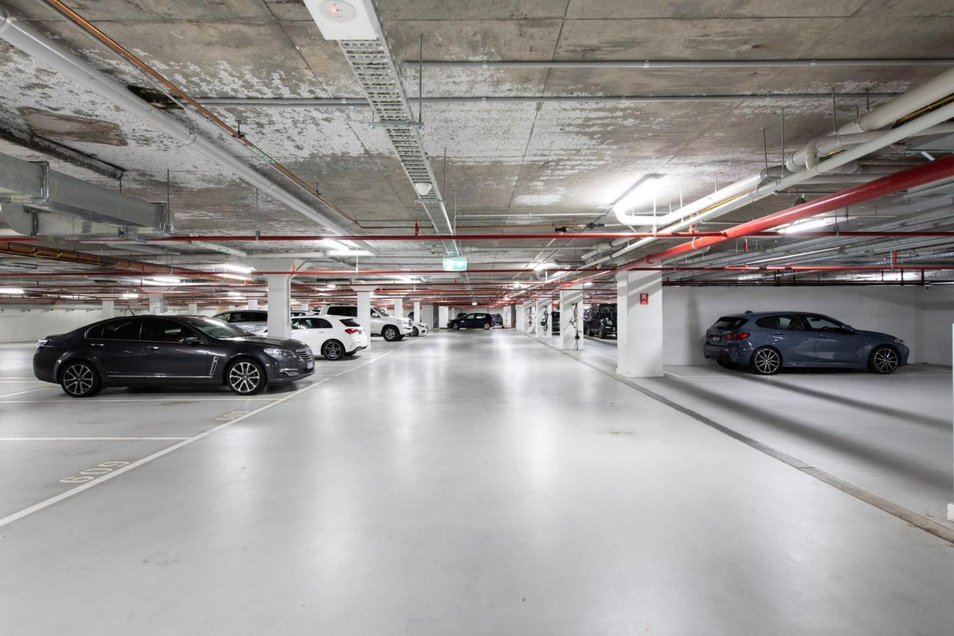 Spectacular 3-bedroom Penthouse With Private Lift On St Kilda Rd Apartamento