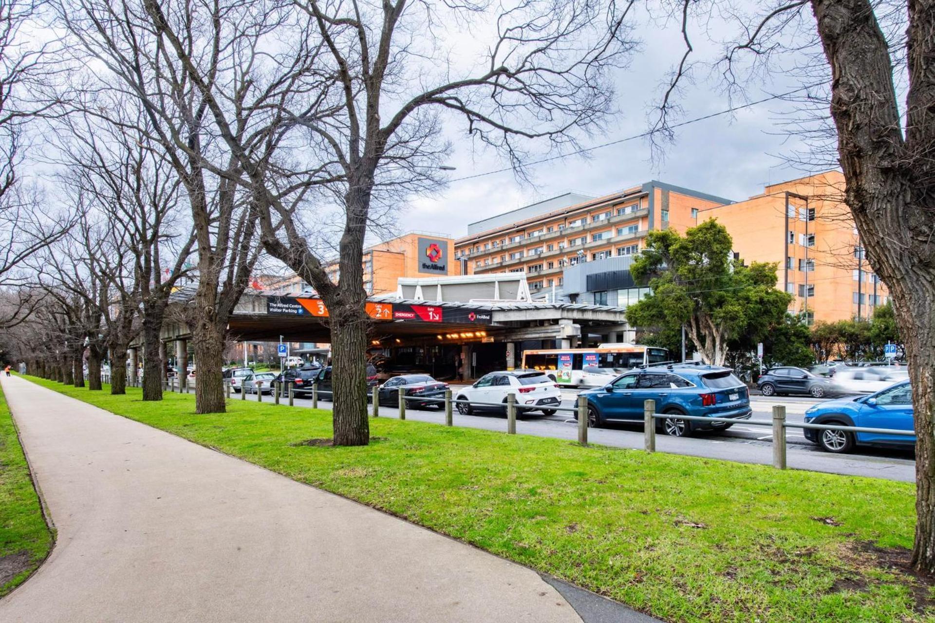 Spectacular 3-bedroom Penthouse With Private Lift On St Kilda Rd Apartamento Melbourne