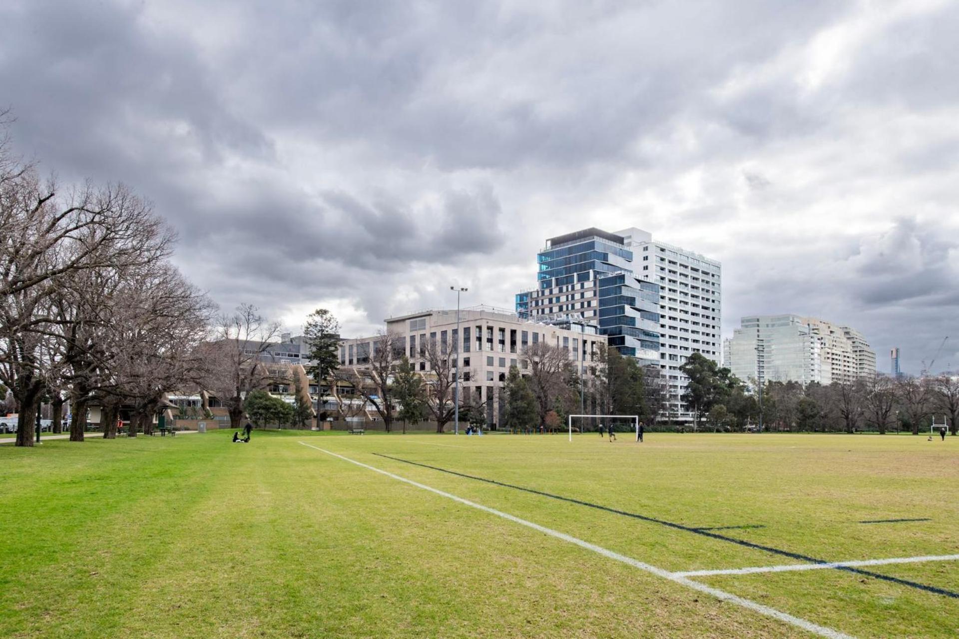 Apartamento Spectacular 3-bedroom Penthouse With Private Lift On St Kilda Rd