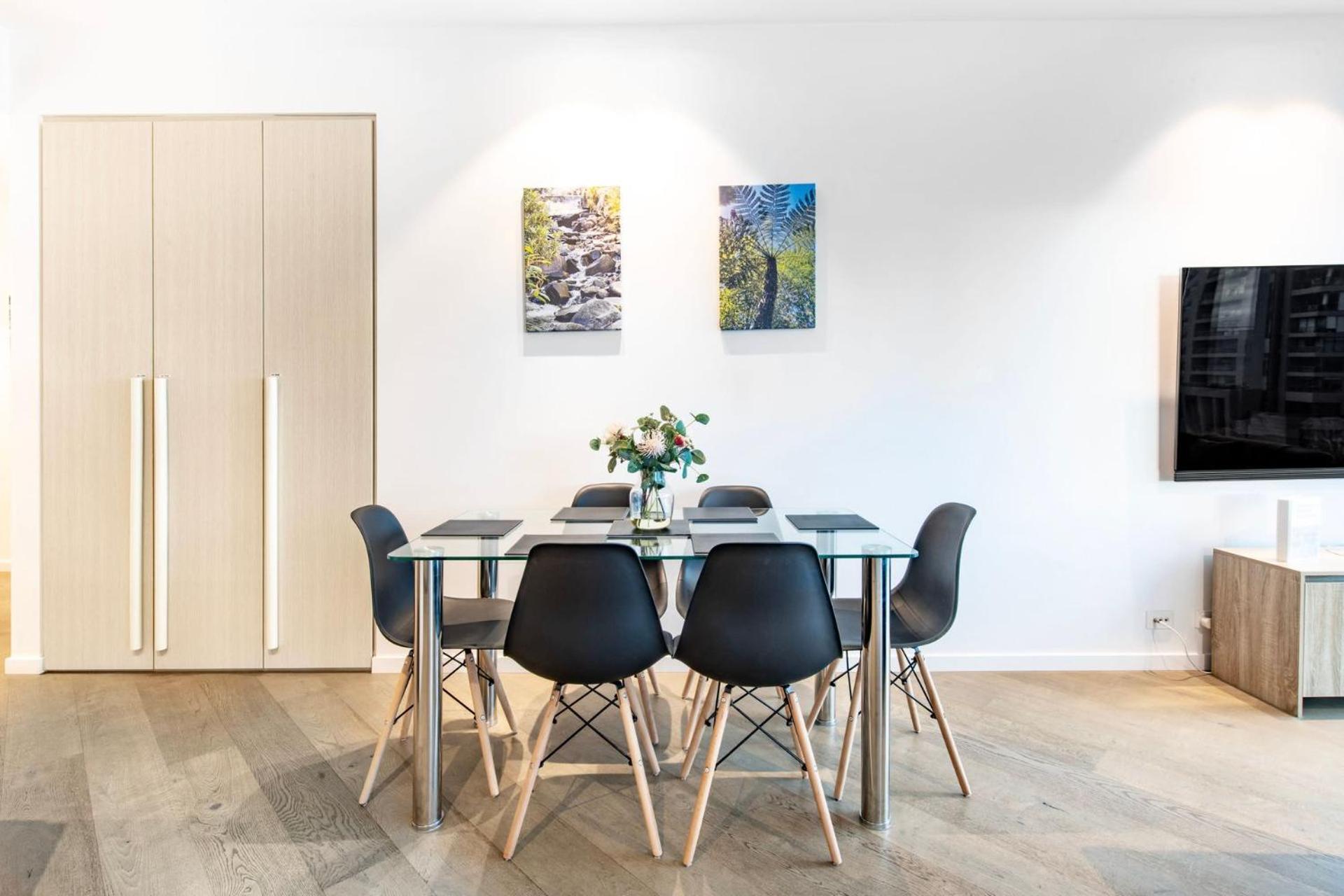 Spectacular 3-bedroom Penthouse With Private Lift On St Kilda Rd * Melbourne