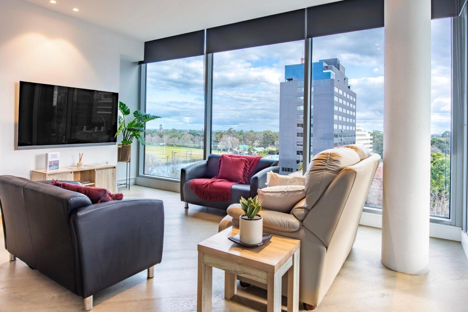 Spectacular 3-bedroom Penthouse With Private Lift On St Kilda Rd Apartamento